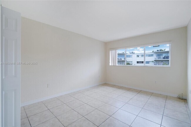 Building Photo - 7713 SW 88th St