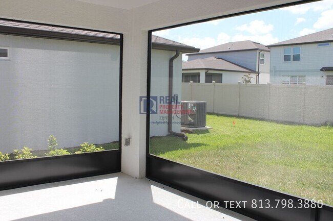 Building Photo - 11225 Sycamore Glen Loop