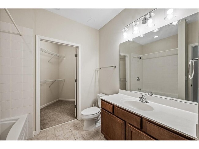 Building Photo - 500 500 E Grant St