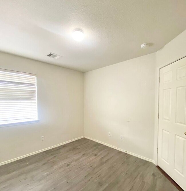 Building Photo - NEW IN MANAGEMENT - AVAILABLE NOW!