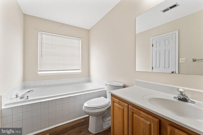 Building Photo - 209 Ilona Ct