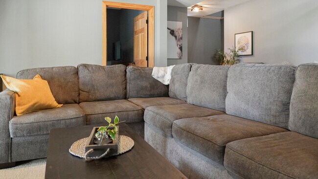 Building Photo - 15955 Bayview Dr NE