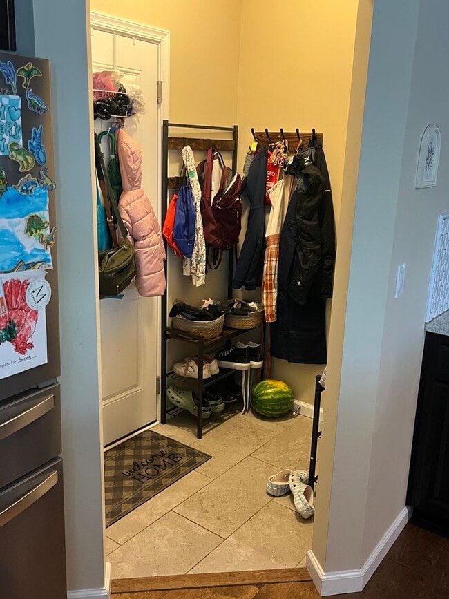 Building Photo - 4 Bedroom Home in Baldwinsville - Move in ...