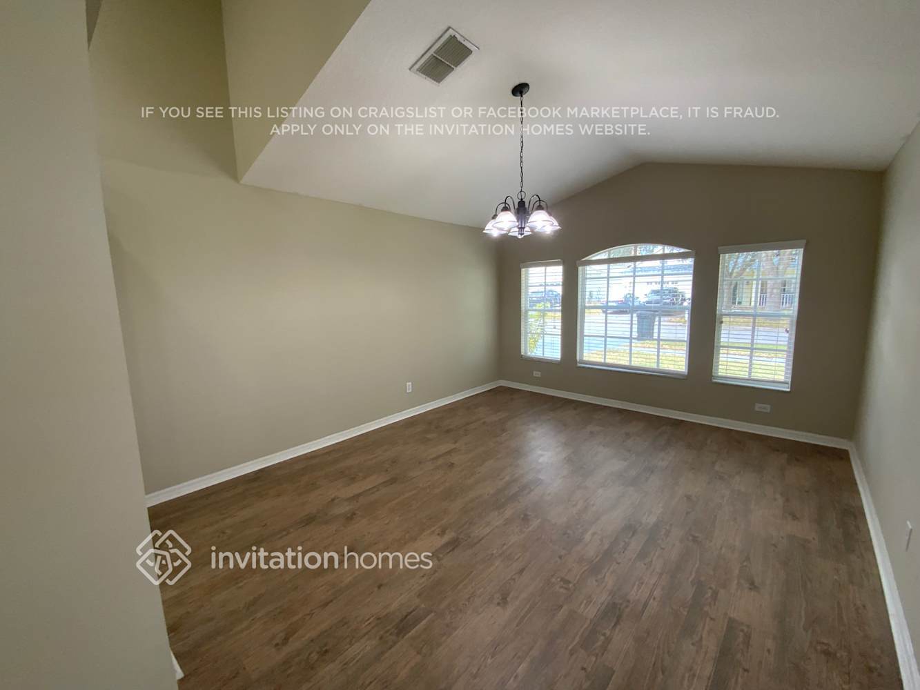 Building Photo - 1661 Oak Spring Dr