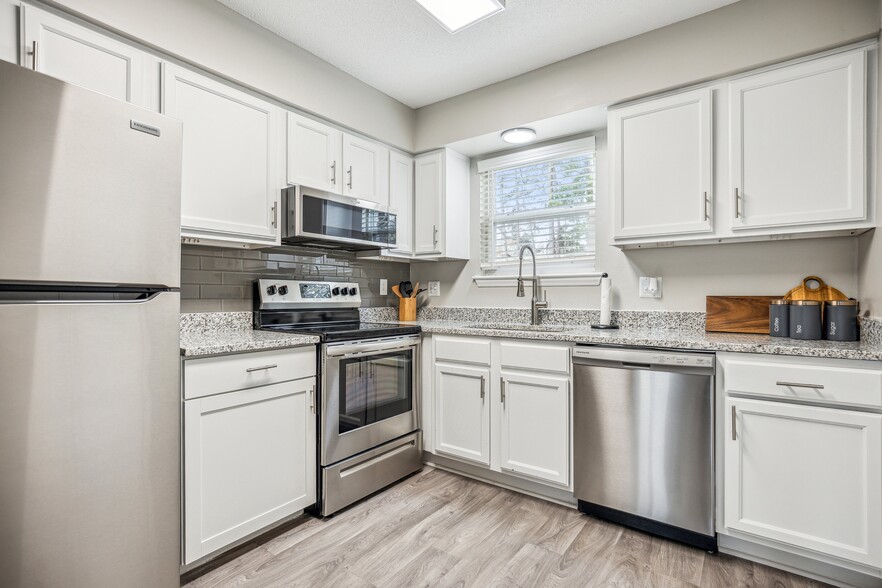 Renovated Apartment - North Oaks Landing