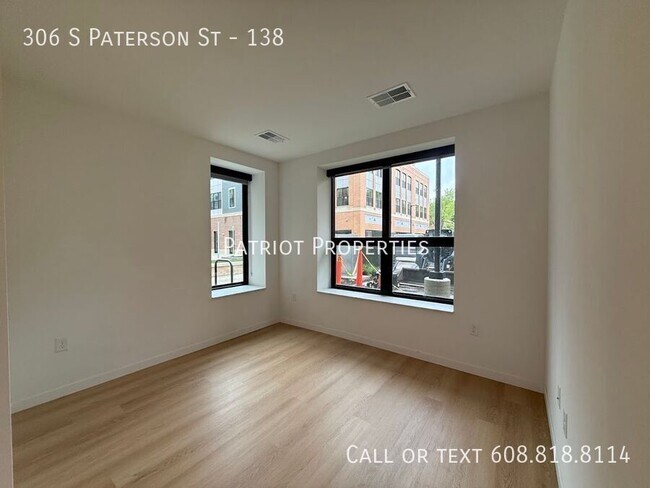 Building Photo - 306 S Paterson St