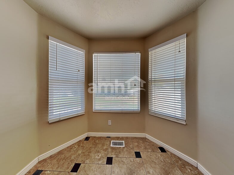 Building Photo - 1381 N 2225 W