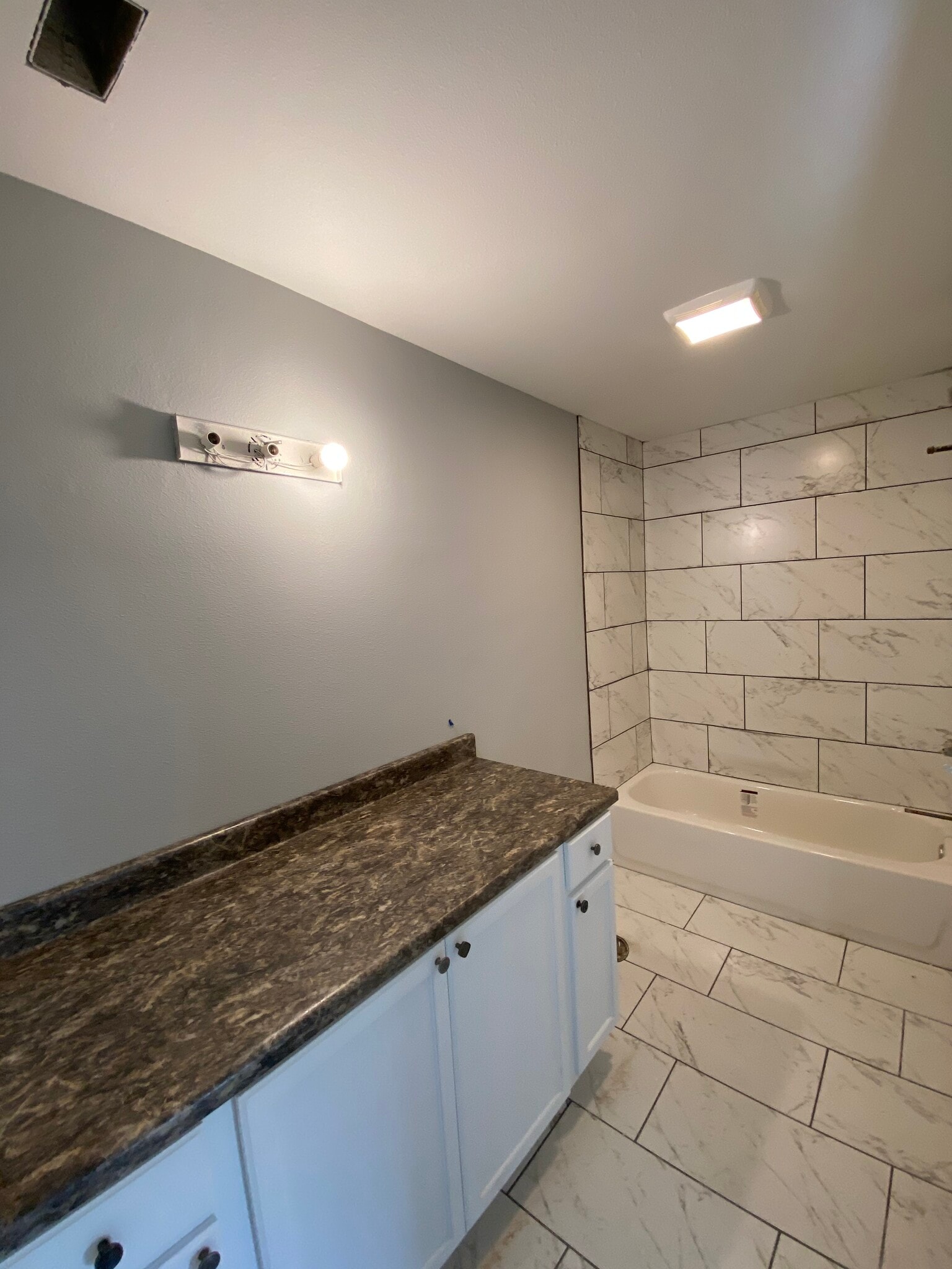 Building Photo - 126 Oak Hill Dr