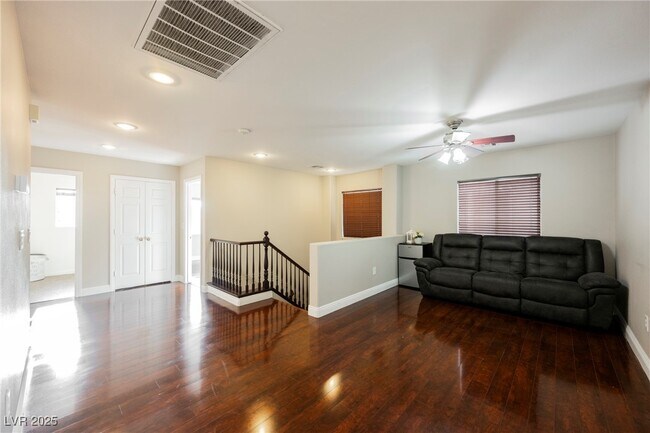 Building Photo - 6720 Song Sparrow Ct