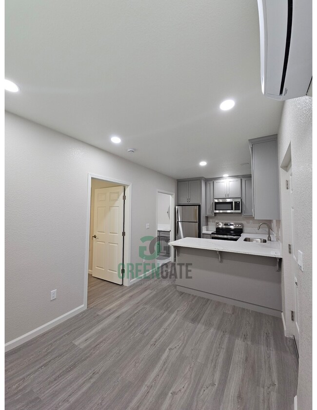 Building Photo - 3105 E Orangeburg Ave