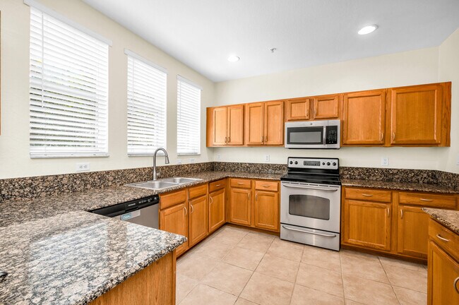 Building Photo - 750 Millbrae Ct