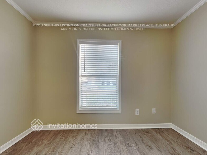 Building Photo - 1411 Prince Philip Dr