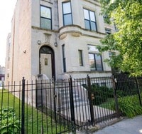 Building Photo - 429 E 45th Pl