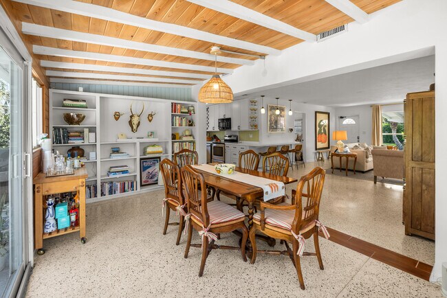 Building Photo - 549 Fairwind Dr