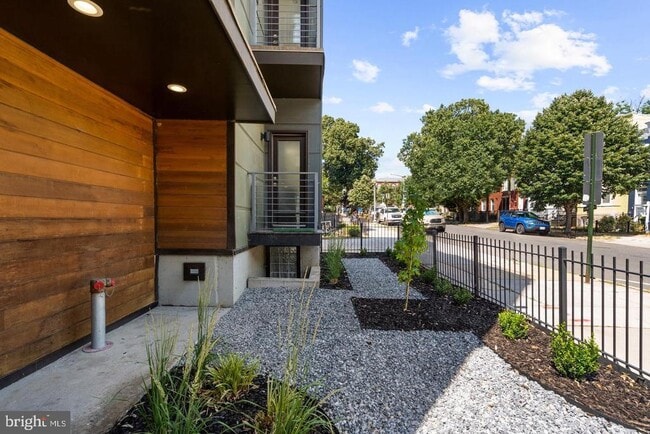 Building Photo - 1112 Montello Ave NE
