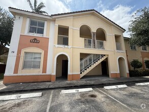 Building Photo - 1666 SE 27th Ct