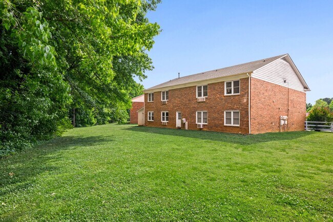 Building Photo - 113 Stroupe Rd