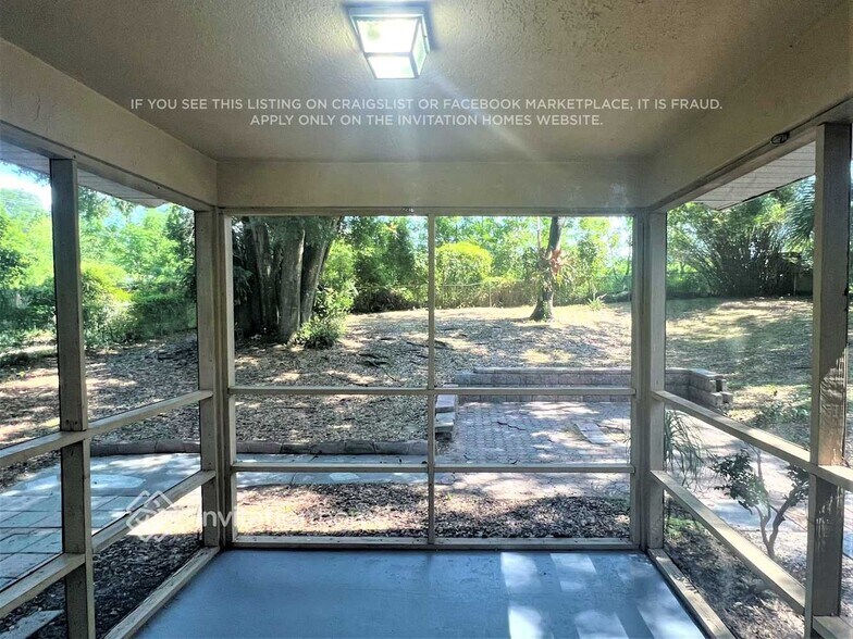 Building Photo - 103 E Division St