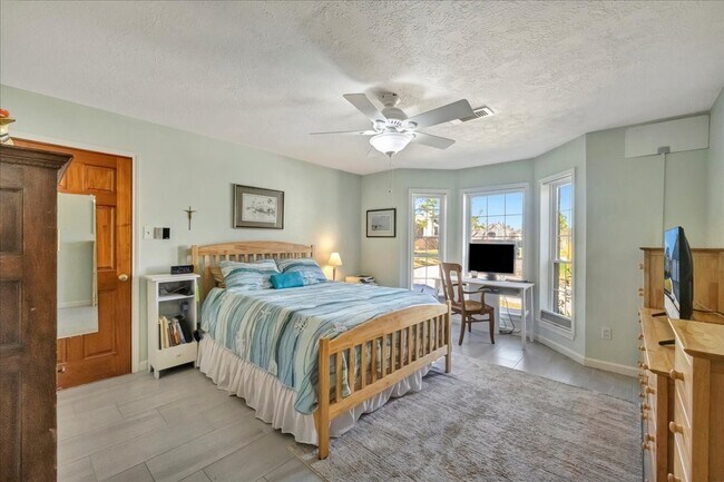 Building Photo - 16702 Dale Oak Way