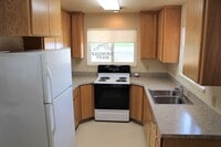 Building Photo - 2 Bedroom, 1 Bath Home in North Pasco
