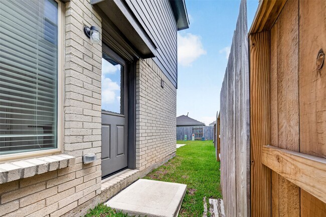 Building Photo - 27003 Euphonia Grn Ln