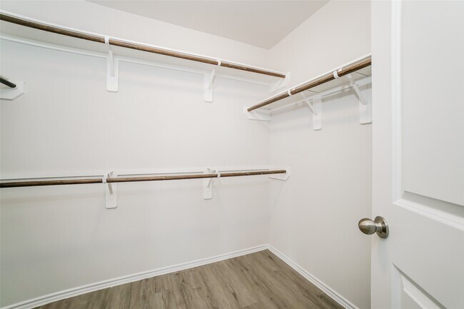 Building Photo - 305 Pronghorn Dr