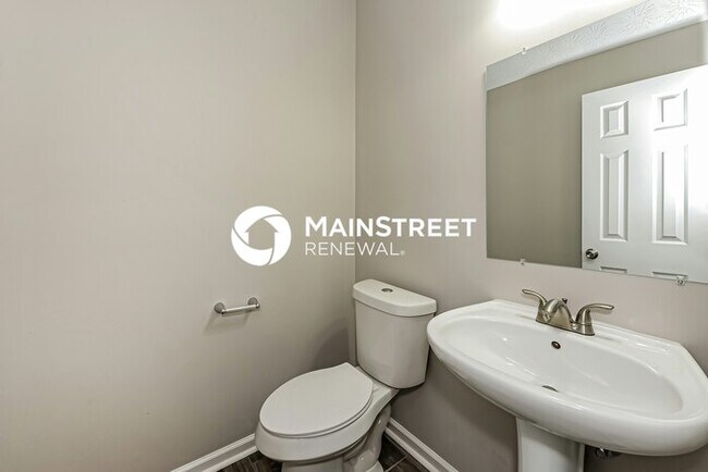 Building Photo - 2 Bedroom Pet-Friendly Home in Atlanta, GA with Main Street Renewal
