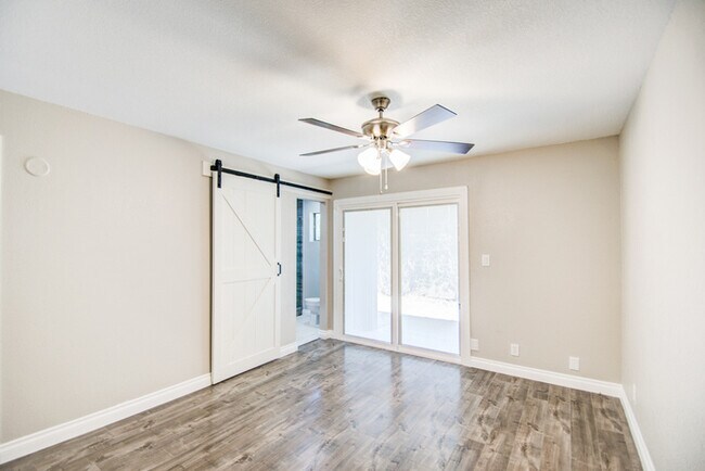 Building Photo - Beautifully remodeled corner 4/2 with pool...