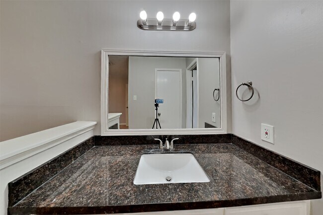 Building Photo - 1107 Valley Ranch Dr