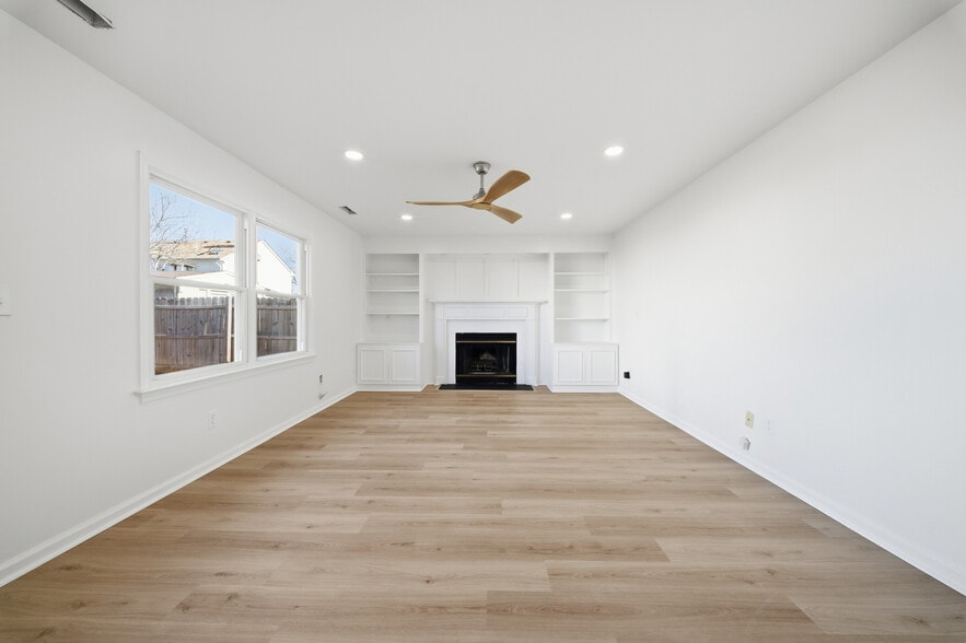 Building Photo - 4732 Brompton Dr