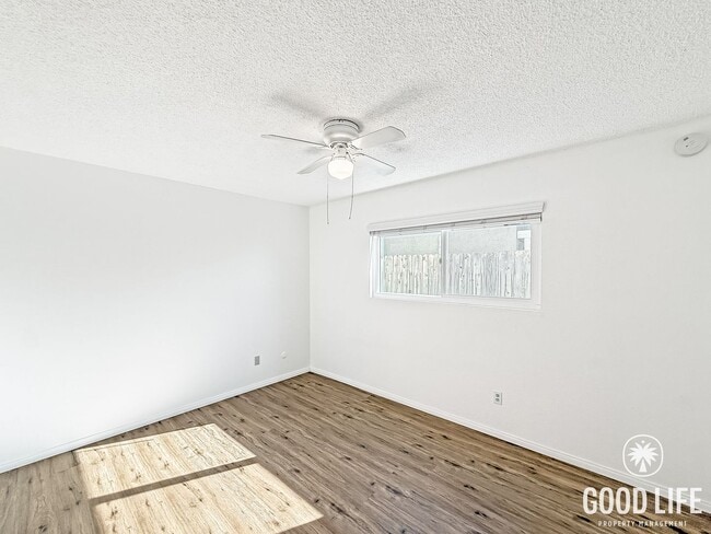 Building Photo - Beautiful 3Bd/2Ba Home With A 2 Car Garage Located In Mira Mesa!