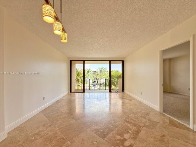 Building Photo - 1470 NE 123rd St