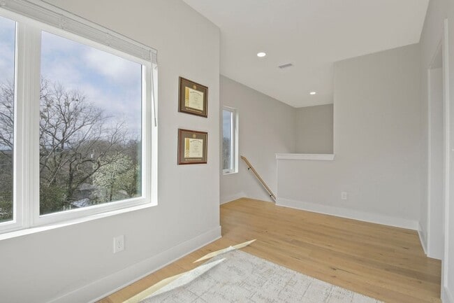 Building Photo - 2306 Ilolo St