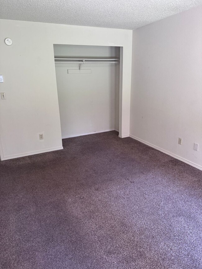 Building Photo - Gig Harbor 2 bed 1 Bath home available June 1