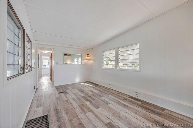 Building Photo - 14556 Glenview Dr
