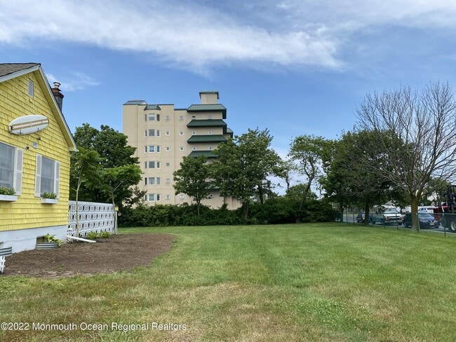 Building Photo - 67 Joline Ave