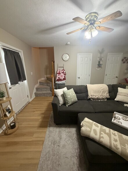 Building Photo - 122 Fuller Rd