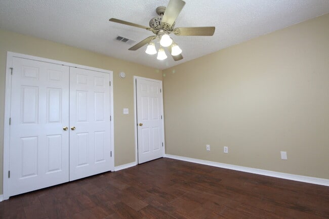 Building Photo - Spacious 3-Bedroom Cantonment Home with Sc...