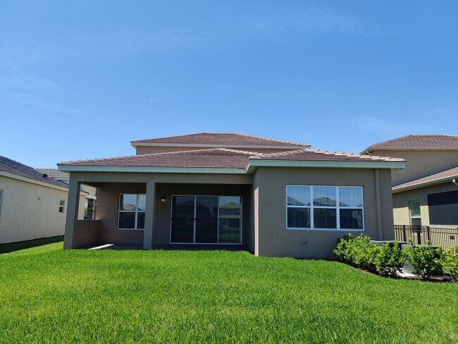Building Photo - 32792 Tree of Life Ave