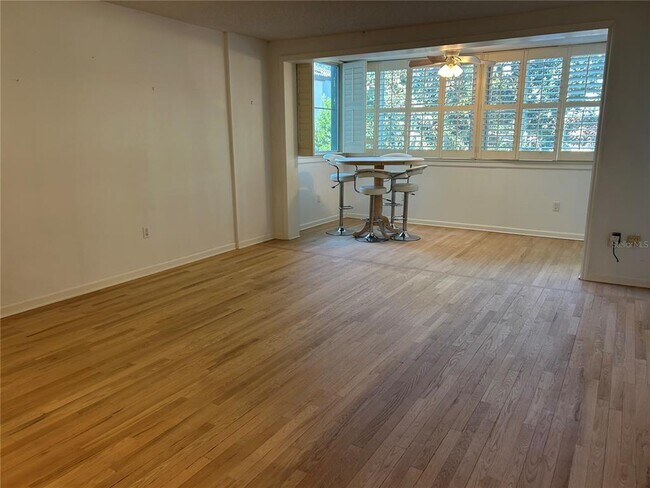 Building Photo - 690 Osceola Ave