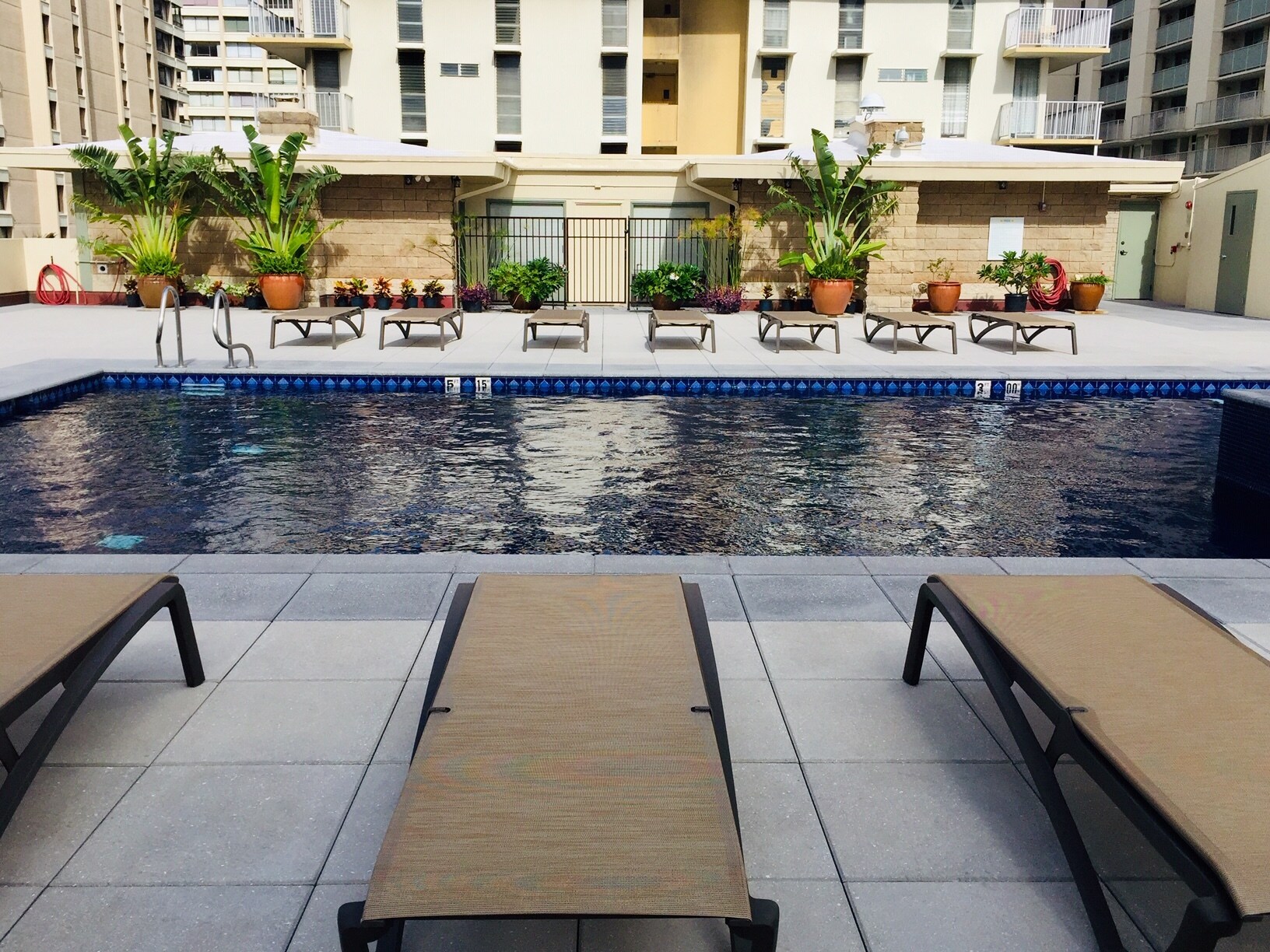 Building Photo - 2211 Ala Wai Blvd