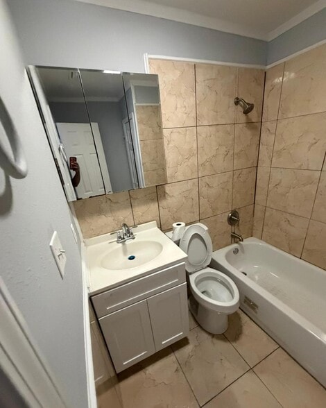 Building Photo - 4124 Tugas St