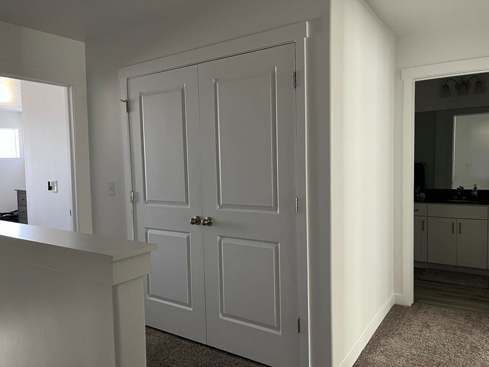 Building Photo - 1112 E Hatch Row