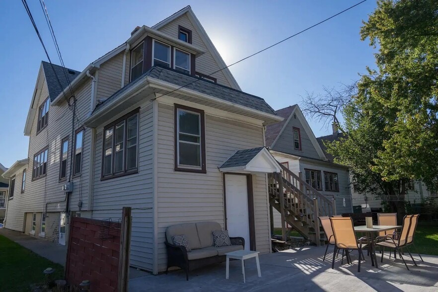 Building Photo - 316A E Burdick Ave