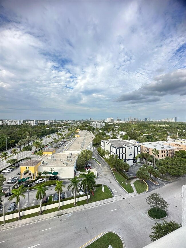 Building Photo - 13499 Biscayne Blvd