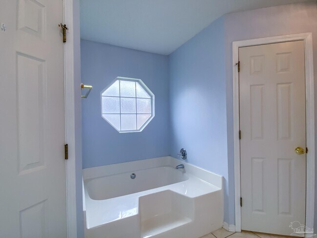 Building Photo - 9121 Sebring Dr