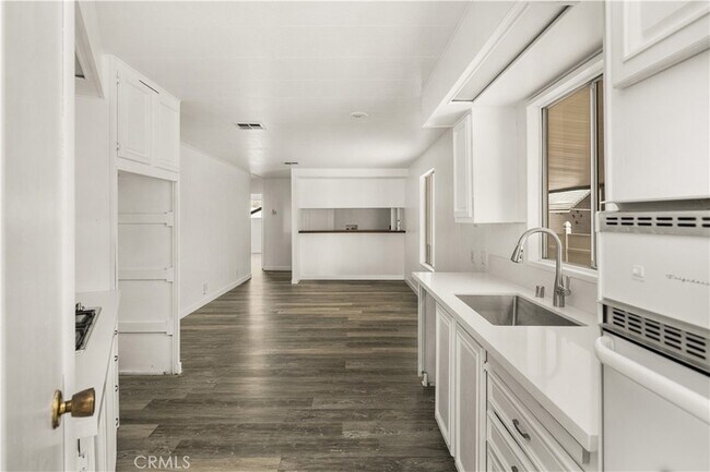 Building Photo - 16444 Bolsa Chica St