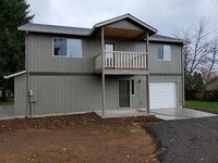 Building Photo - Newer Construction 2 Bedroom, 1 Bathroom, OREGON CITY Ready To Lease!
