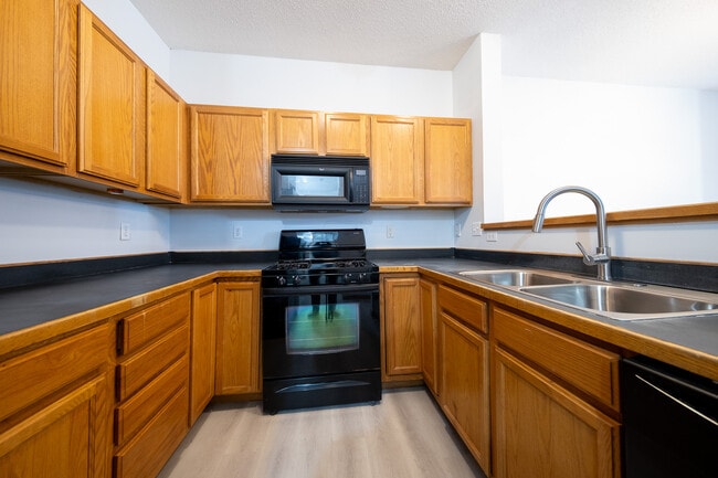 Building Photo - 15316 Founders Ln