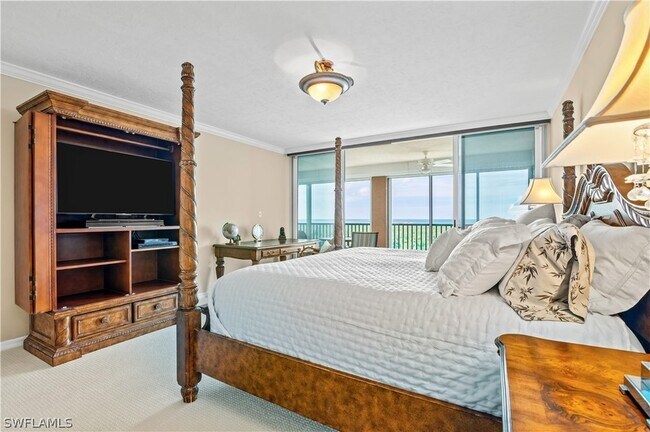 Building Photo - 7515 Pelican Bay Blvd